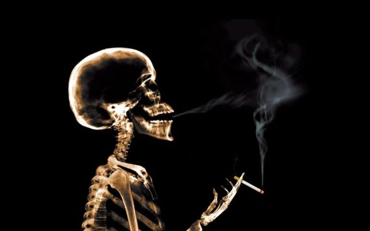 smoking as a cause of back pain in the area of ​​​​the shoulder blades