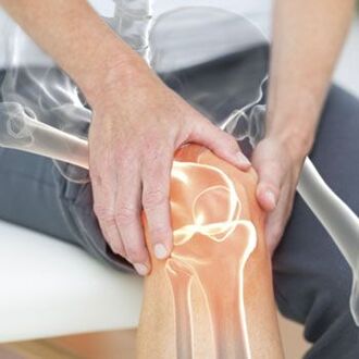 Knee pain can be caused by a dislocation. 